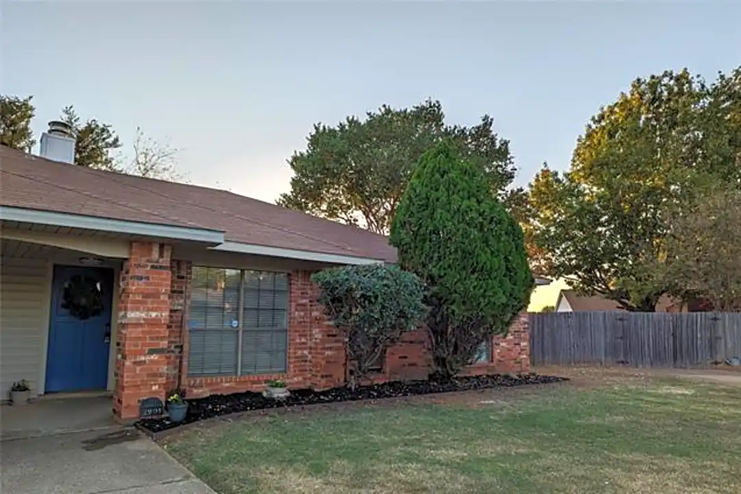 2901 Hilltop Dr Apartments Euless, TX 76039