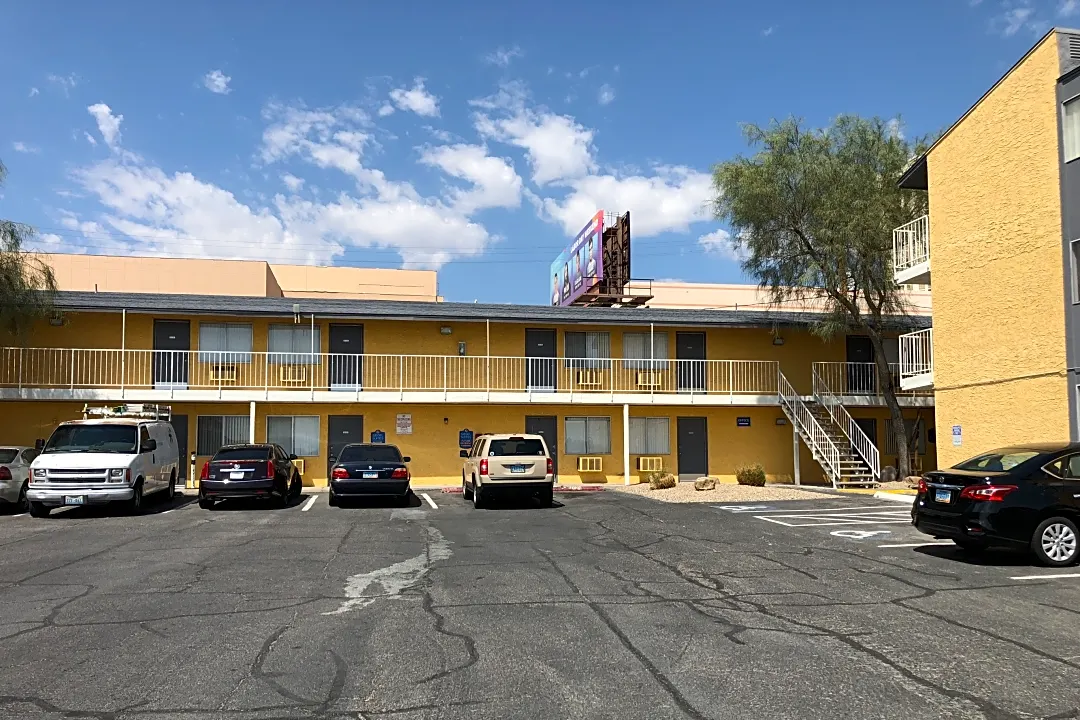 Siegel Suites - Checkmate (4735 Deckow Ln), Las Vegas, NV - Show Me The Rent