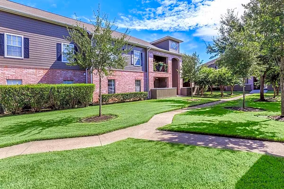 Kingsgate Luxury Apartments Beaumont TX 77713