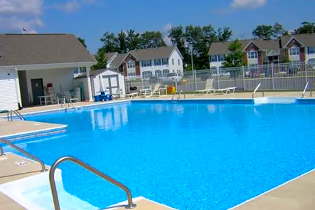 Hidden Creek Apartments - 1 Hidden Creek Boulevard Bayville Nj Apartments For Rent Rentcom