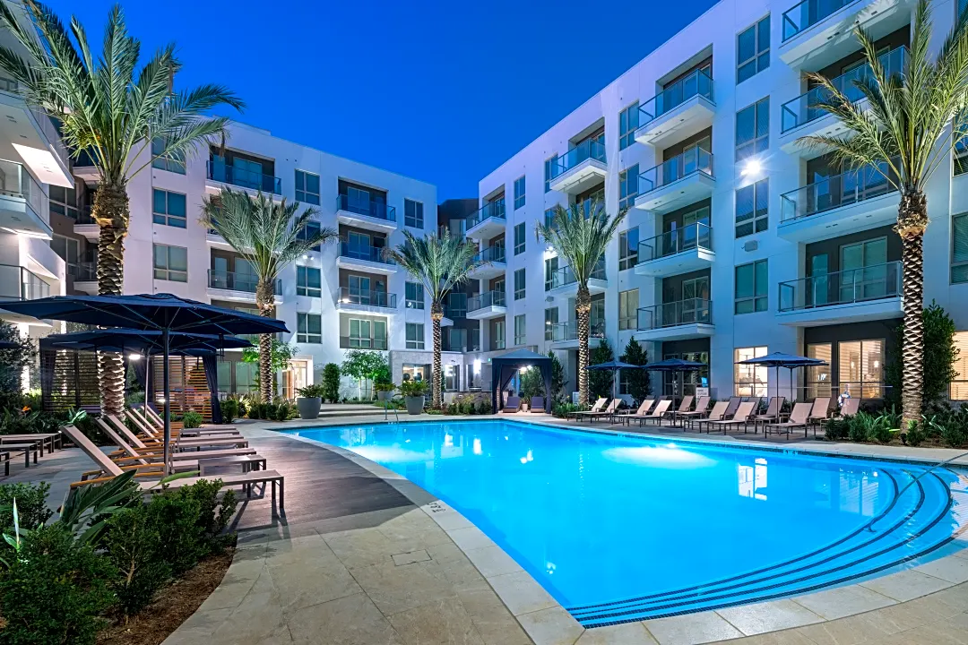 Hills at Fashion Valley - Apartments in San Diego, CA