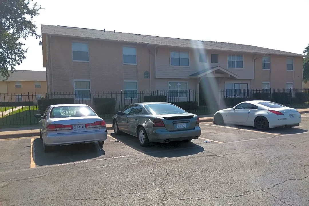 Top 50 Cheapest Parking Spaces near Garland, Texas