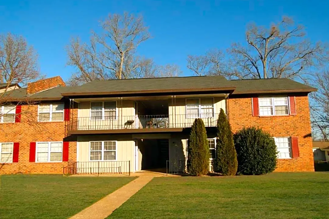 Monarch Apartments 4501 Patton Rd SW Huntsville AL Apartments