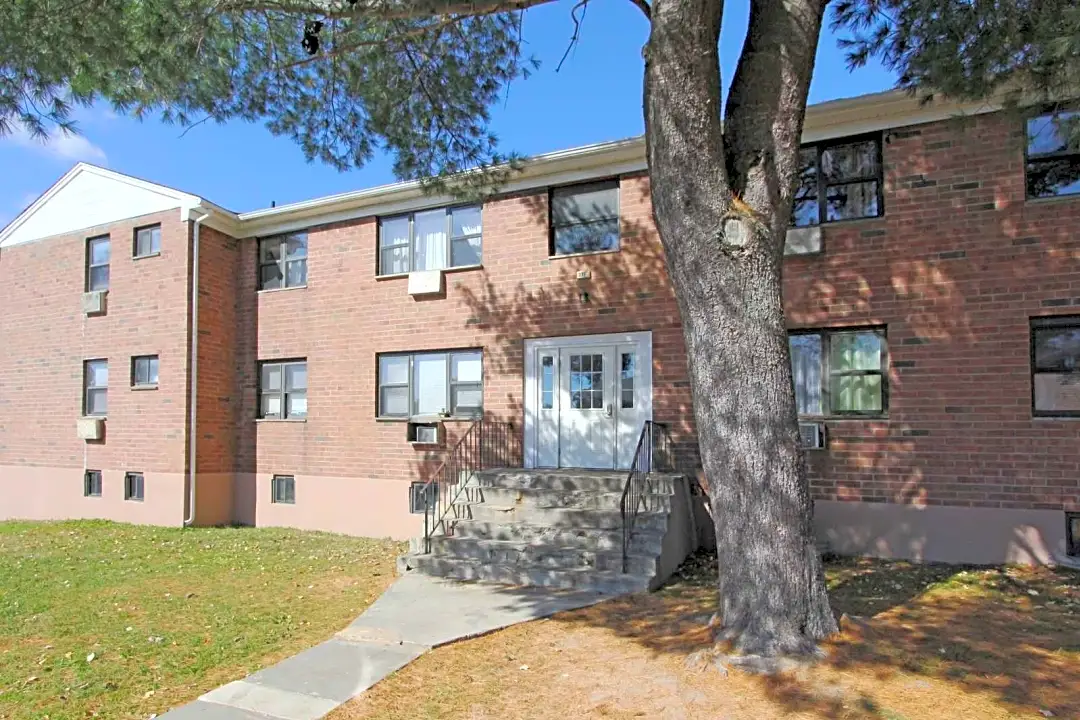 222 Staples St Apt 2nd #FL south, South Farmingdale, NY 11735