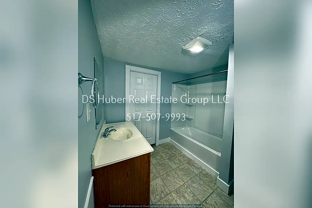 1311 W Ionia St Houses Lansing, MI 48915