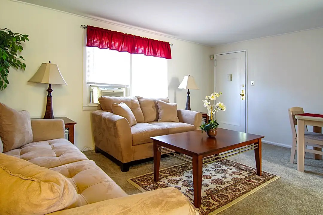 Brookside Commons Apartments East Hartford, CT 06118