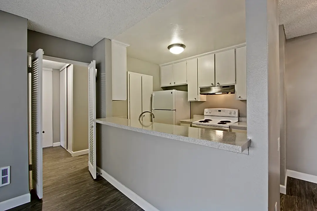 Brookwood Apartments Covina CA 91722