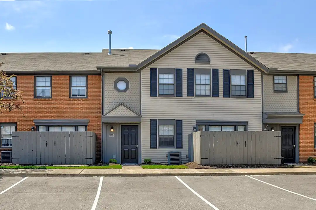 Aberdeen Place 2316 Hardy Parkway Grove City Oh Apartments For Rent Rent Com