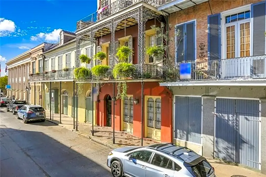 Saks Fifth Avenue (Now Closed) - French Quarter - New Orleans, LA