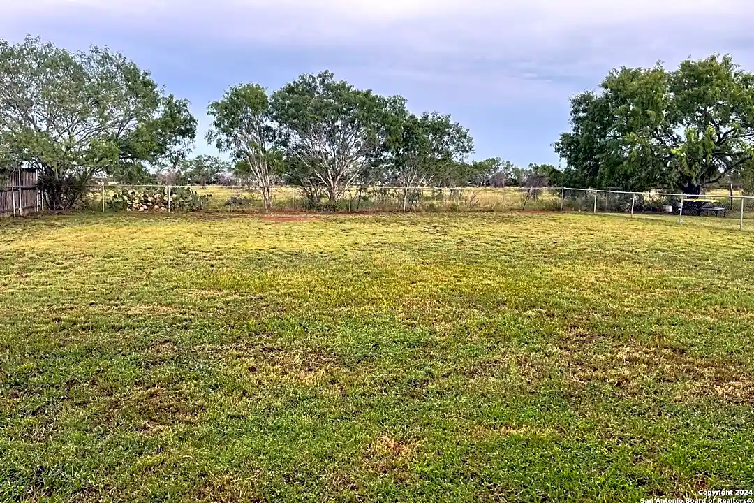 184 Plainview Dr Falls City, TX Houses for Rent Rent.