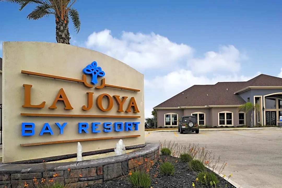 La Joya Bay Resort