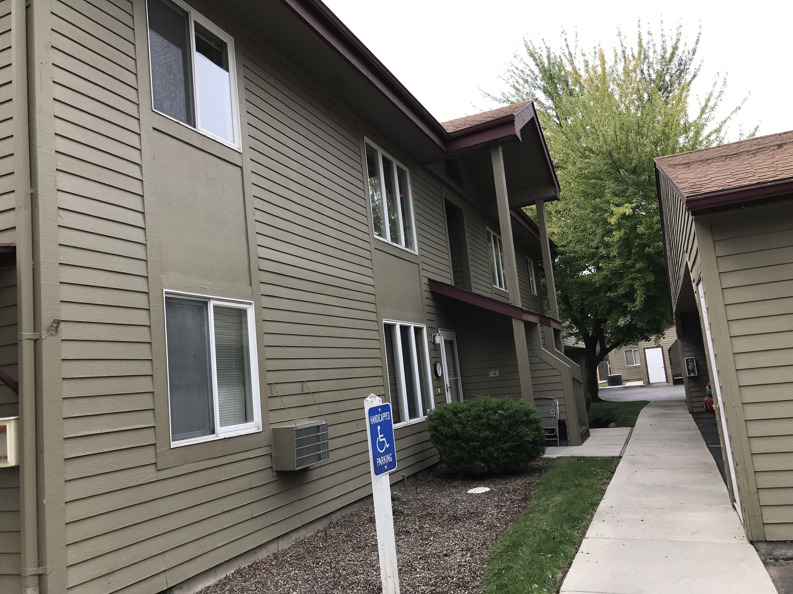 Apartments for rent at Jamestown Square Apartments in 