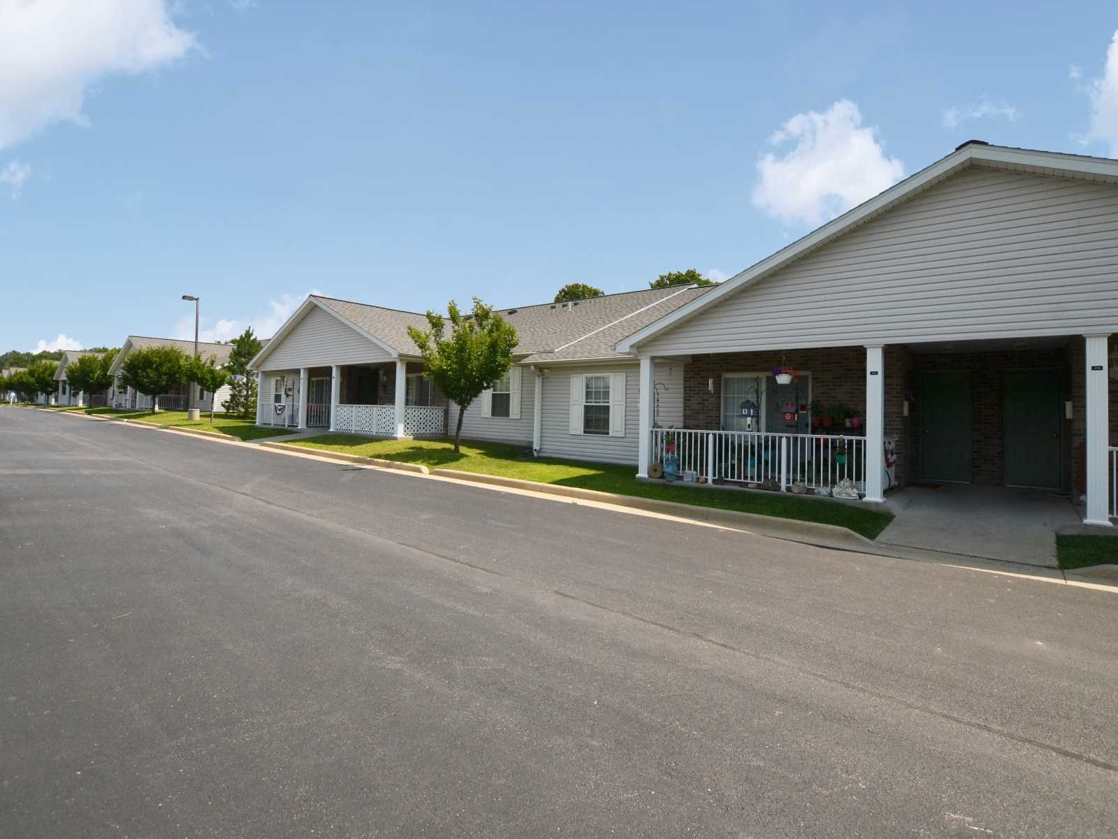 Apartments for rent at Leisure Living Lakeside in Evansville West Side