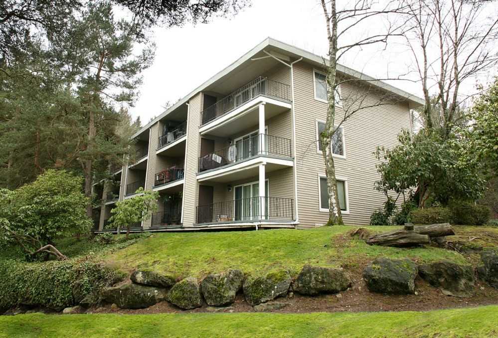 Apartments for rent at Hillcrest Apartments (Tukwila) in Tukwila Hill