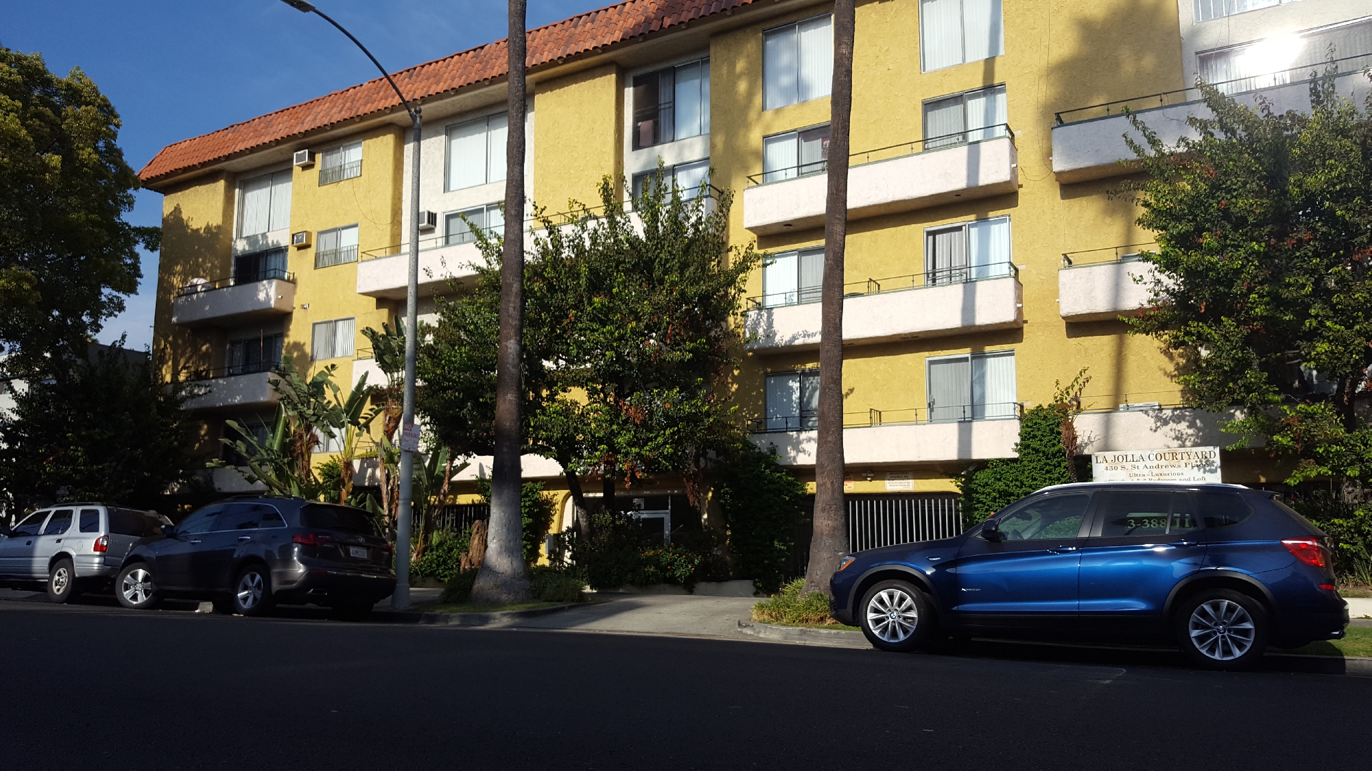 Apartments for rent at La Jolla Courtyard in Central La