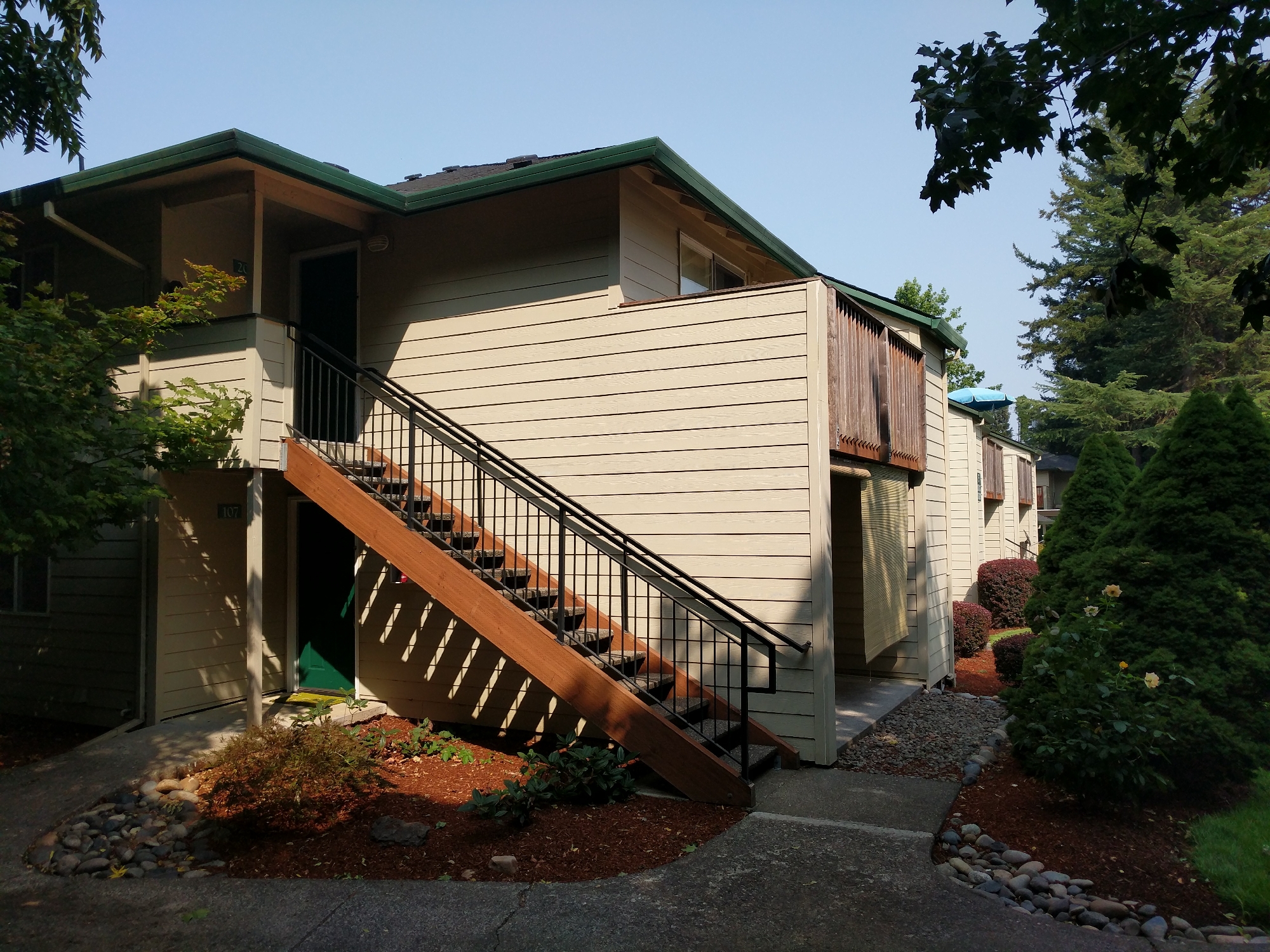 Apartments for rent at Hogan Woods in Gresham-North Central
