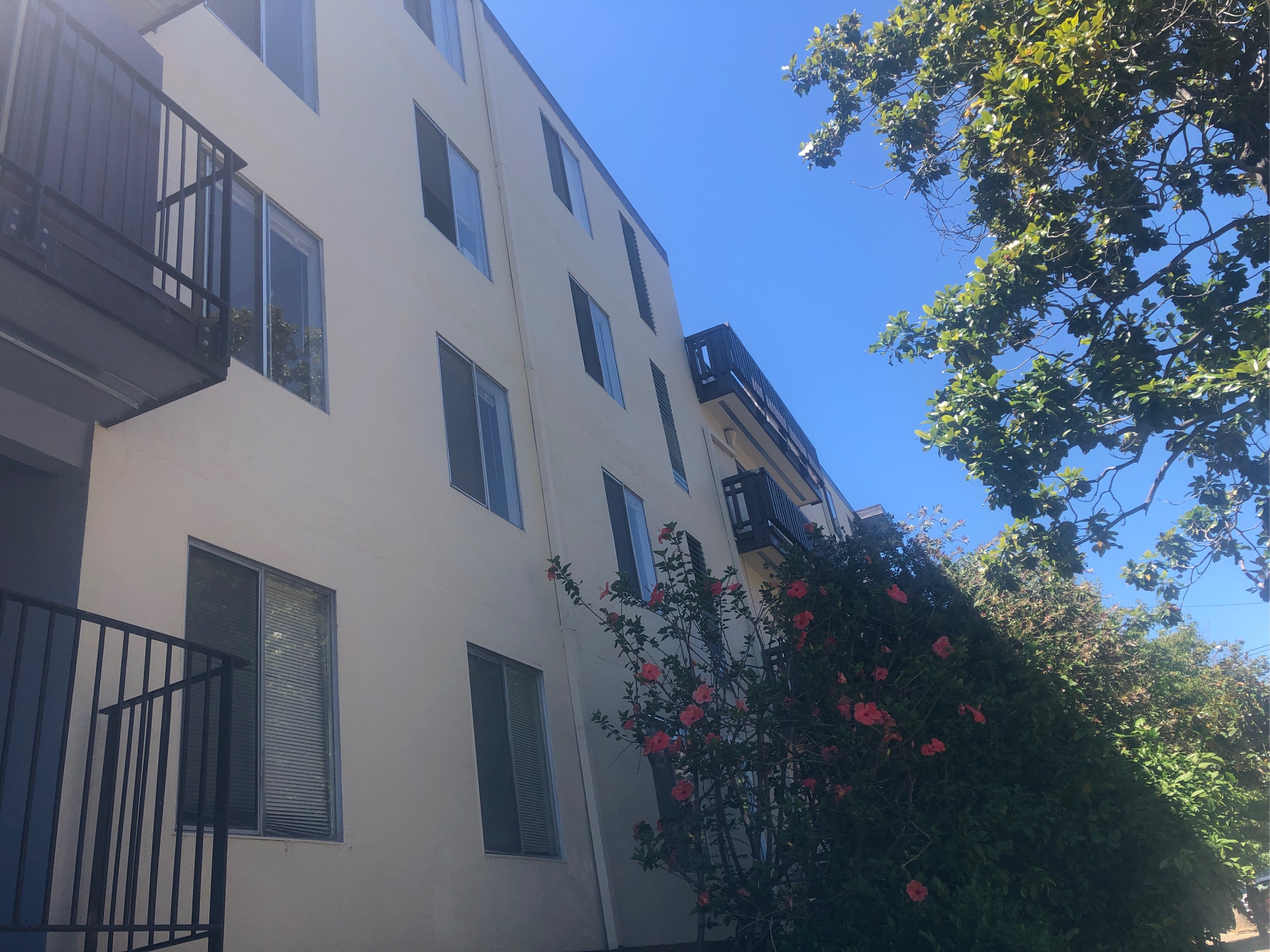 Apartments for rent at 2520 Hillegrass in Claremont Elmwood