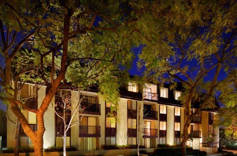 Apartments for rent at Barrington Kiowa in Brentwood