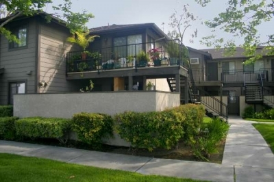 Apartments for rent at Summit Pointe in University of Riverside