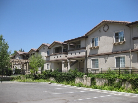 Apartments for rent at Pattywood Apartments in Simi Valley Town Center