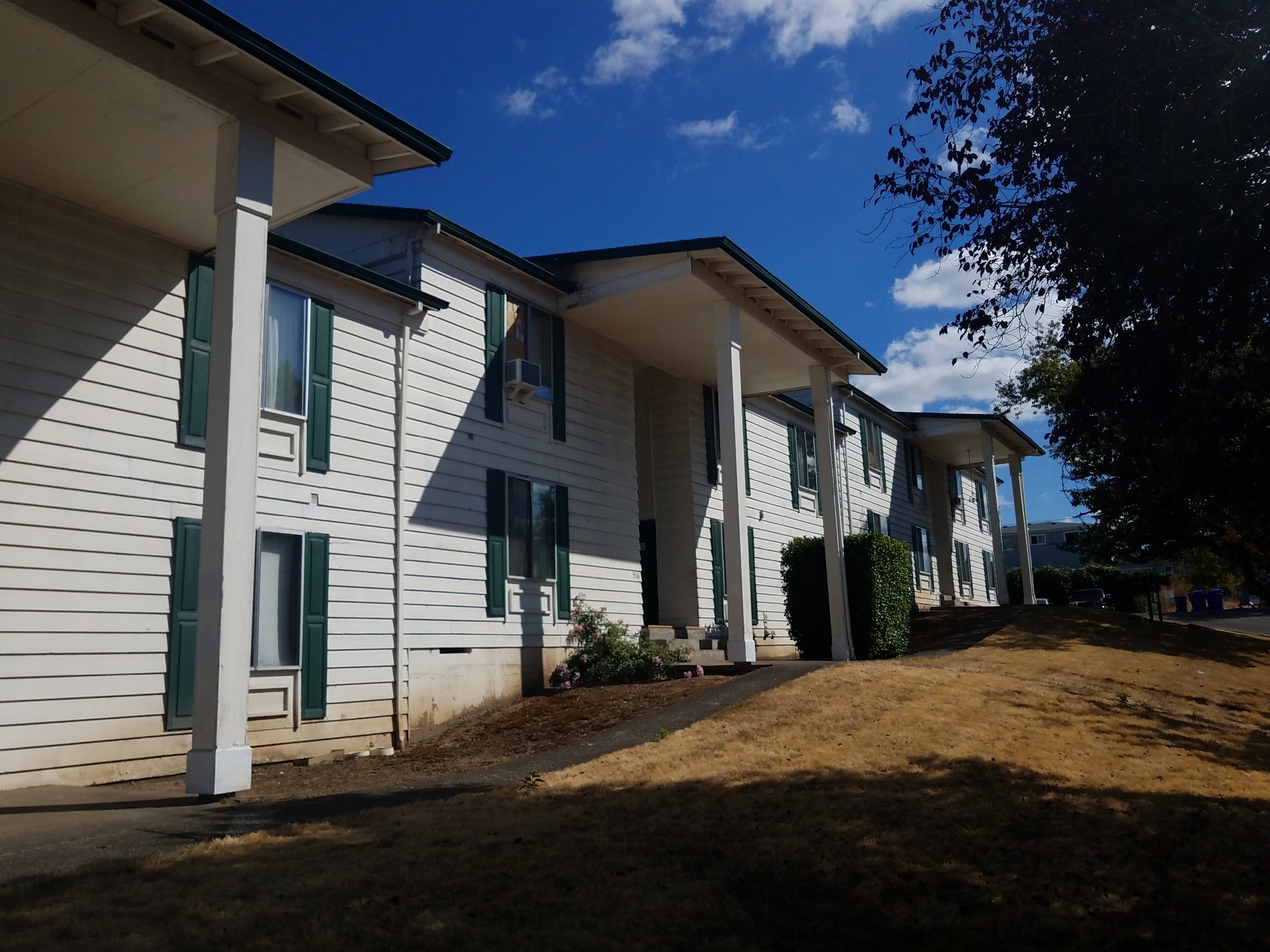 Apartments for rent at Kenneth Alan in Creston-Kenilworth