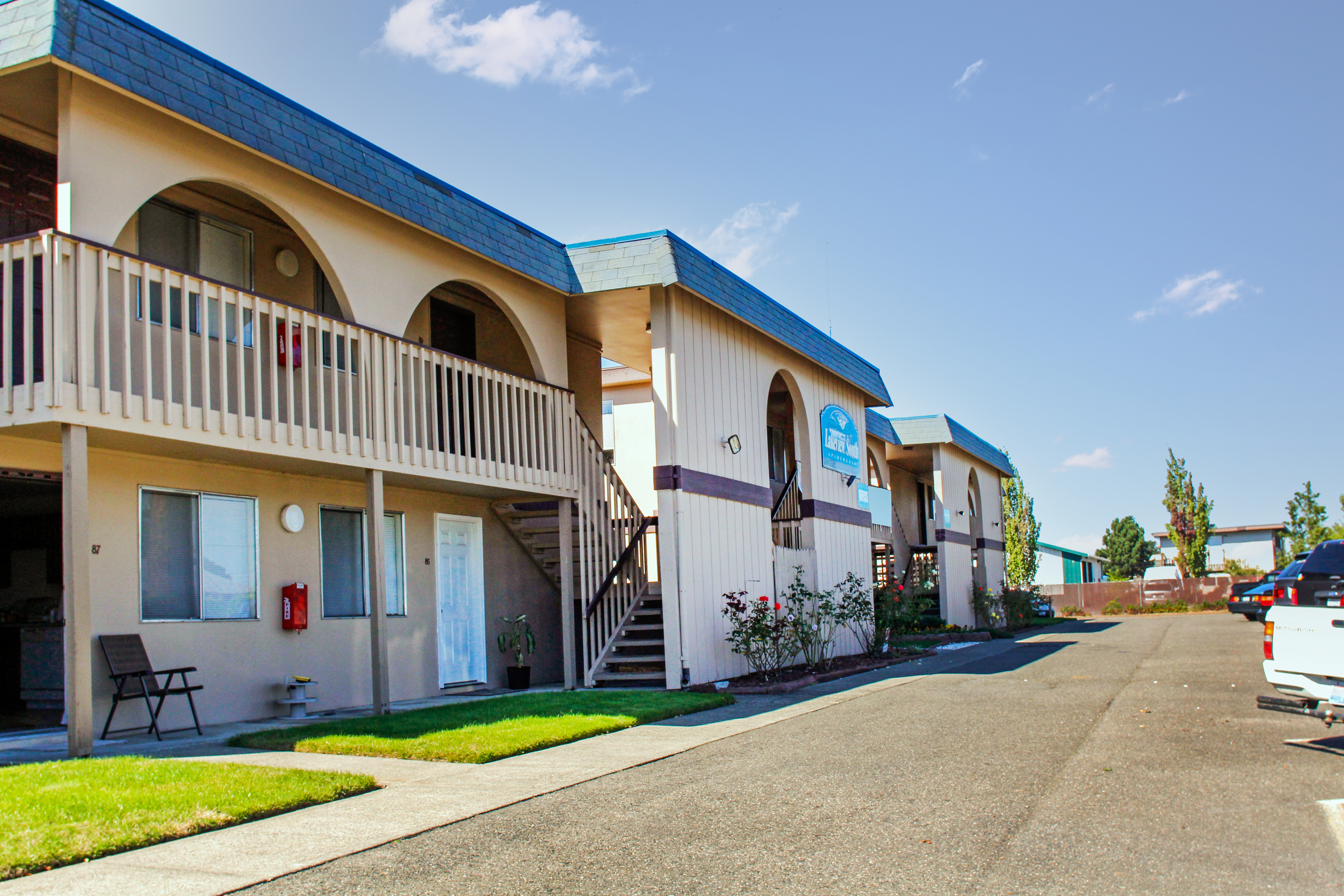 Apartments for rent at Lakeview South in Lakeview