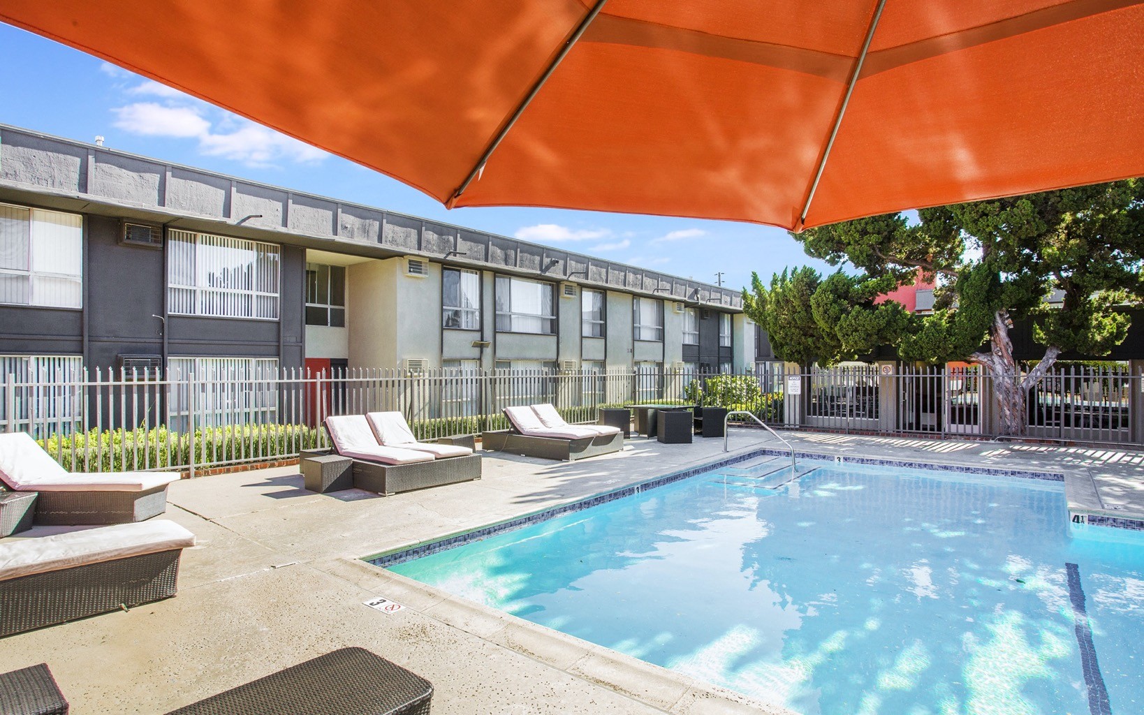 Apartments for rent at Allure-Canoga Park in South Valley