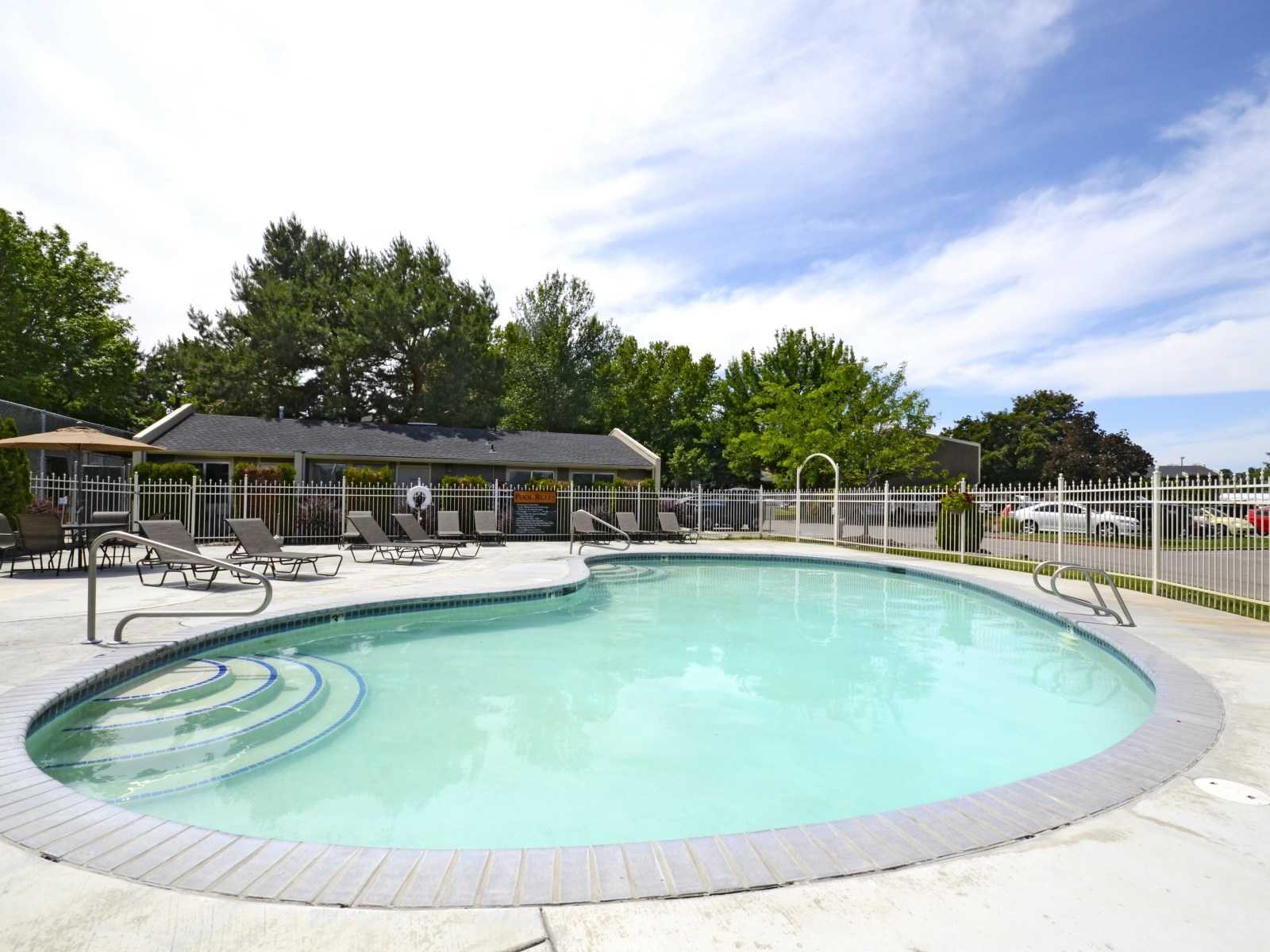 Apartments for rent at Boulder Creek Apartments in Northwest