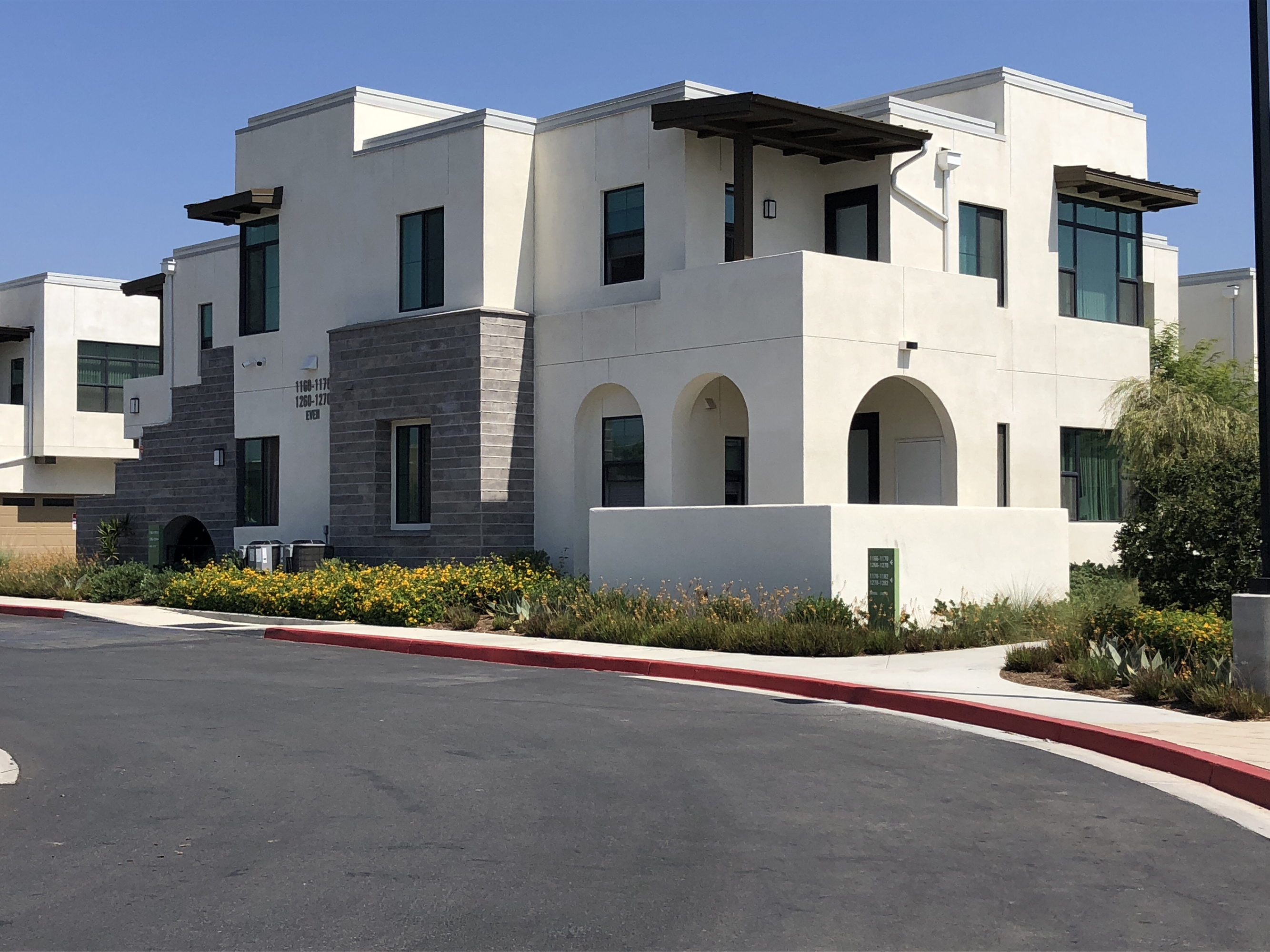 Apartments for rent at Luminaira and Espaira in Orange County Great Park