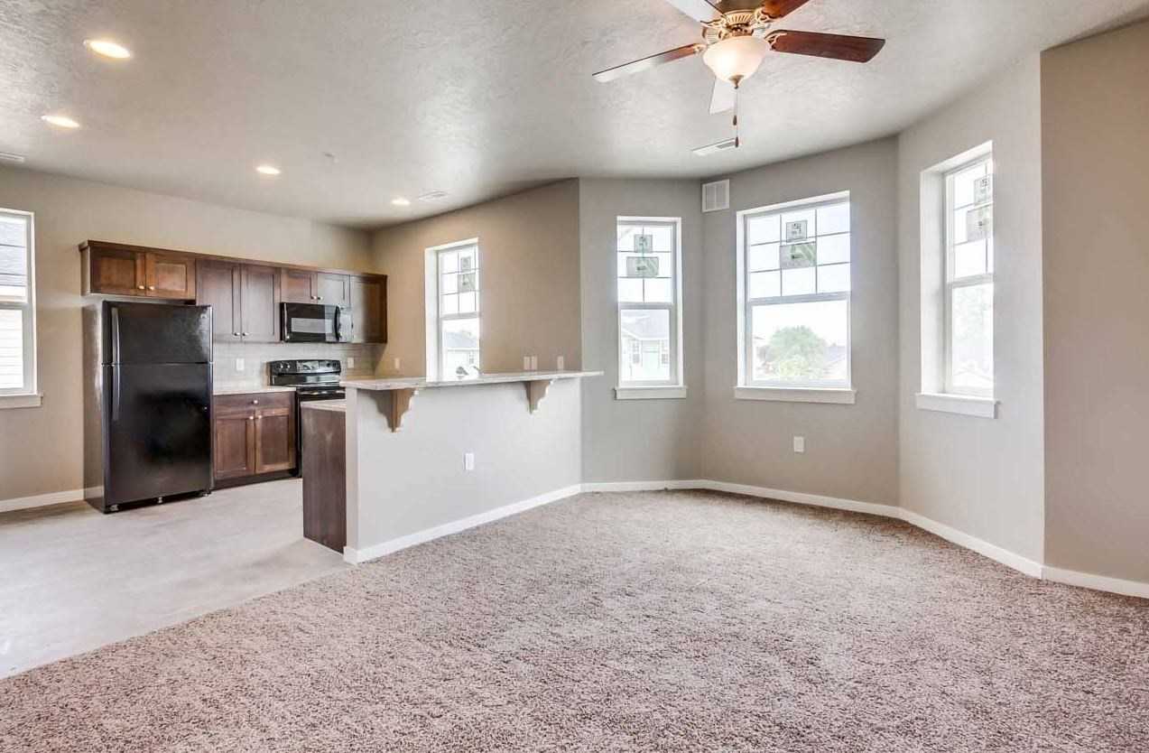 Apartments for rent at Sunglow Apartments in 