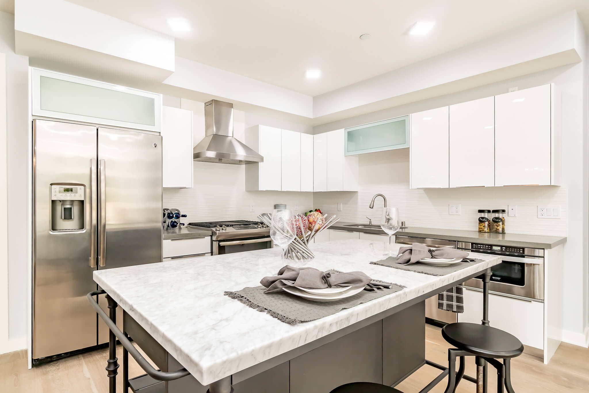 Apartments for rent at Windsor Square Villas in Greater Wilshire