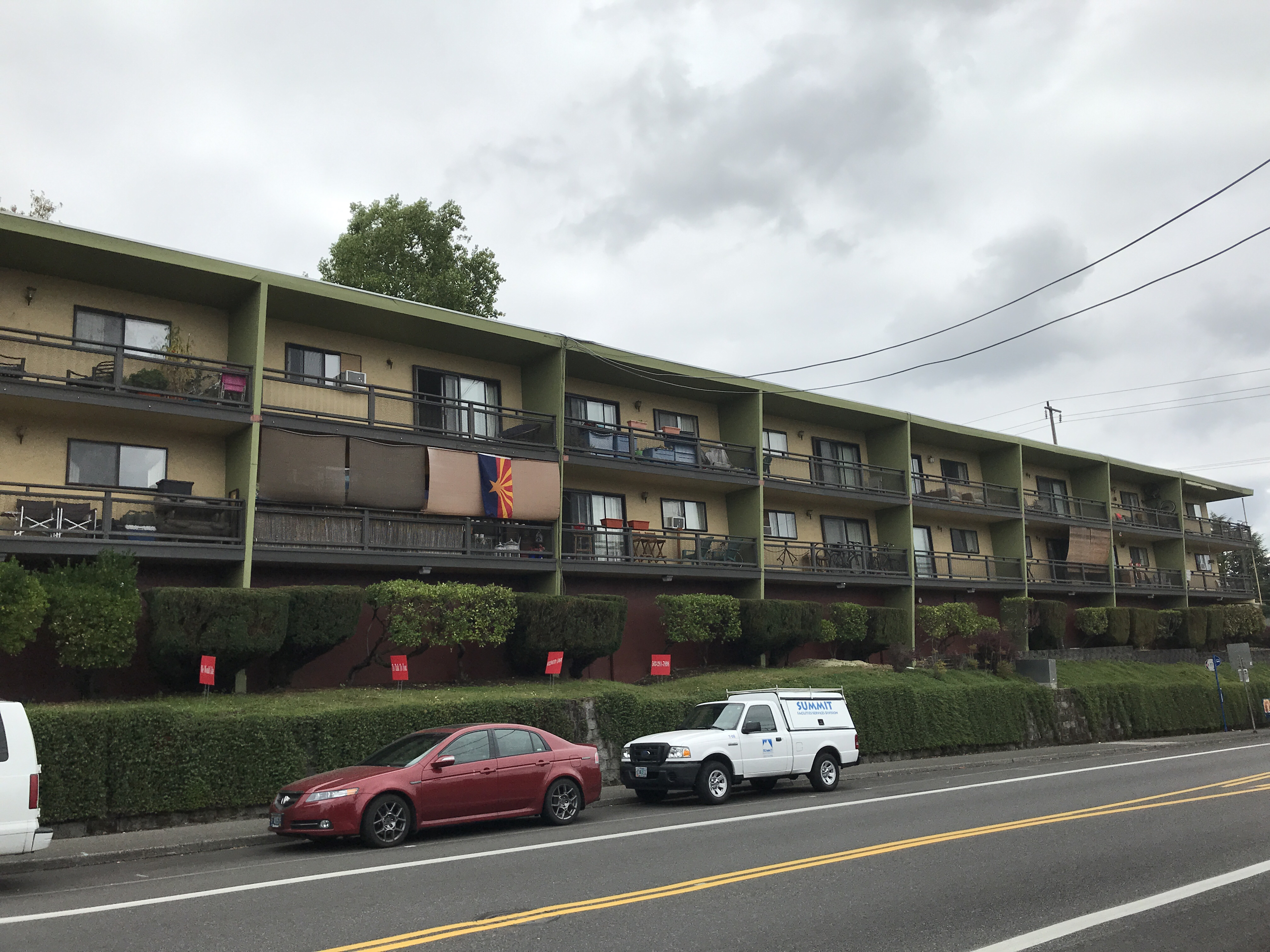 Apartments for rent at Hollywood Lanai Apartments in Central Northeast Portland