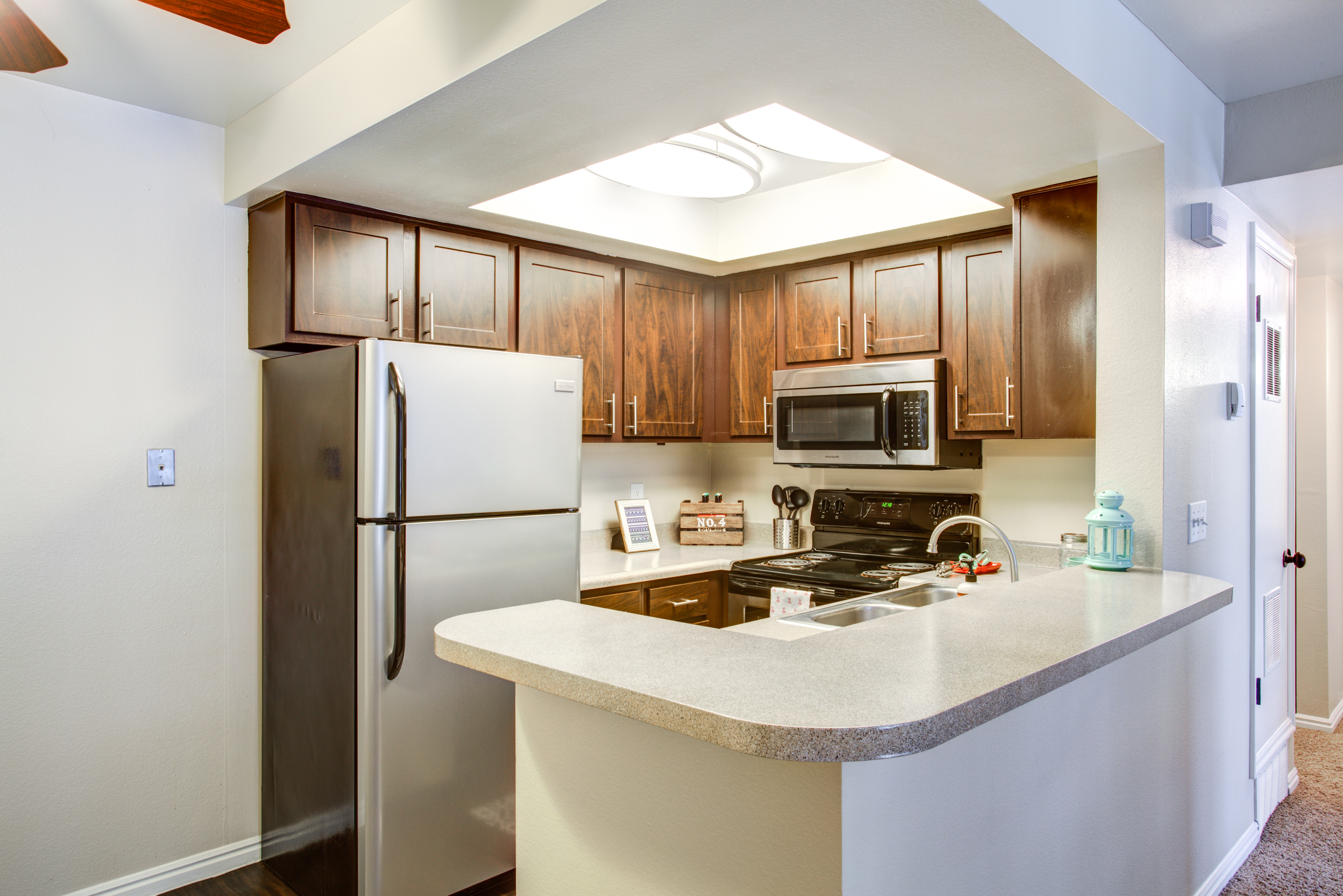 Apartments for rent at Royal Farms in 