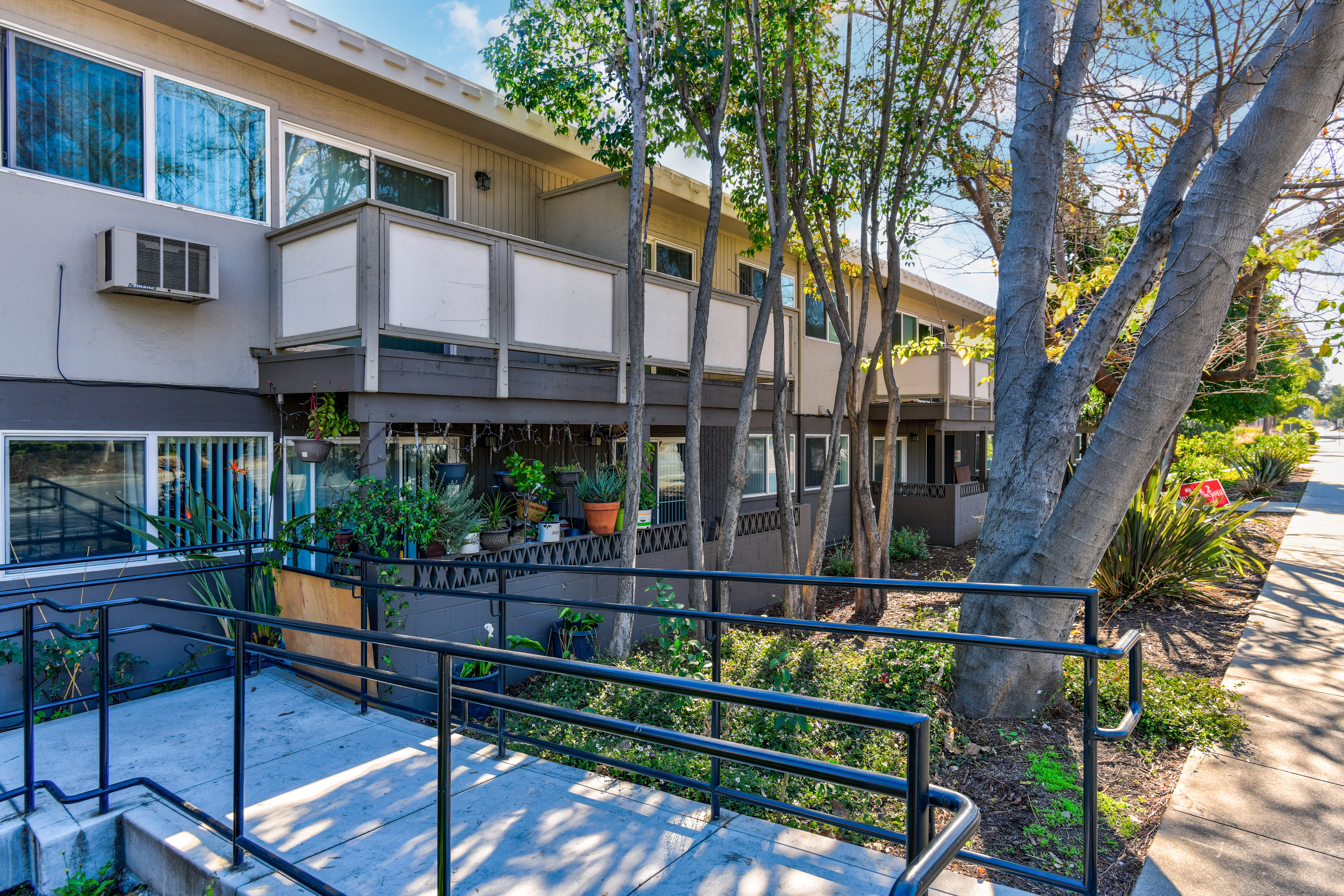 Apartments for rent at Twin Pines Manor Apartments in Ortega