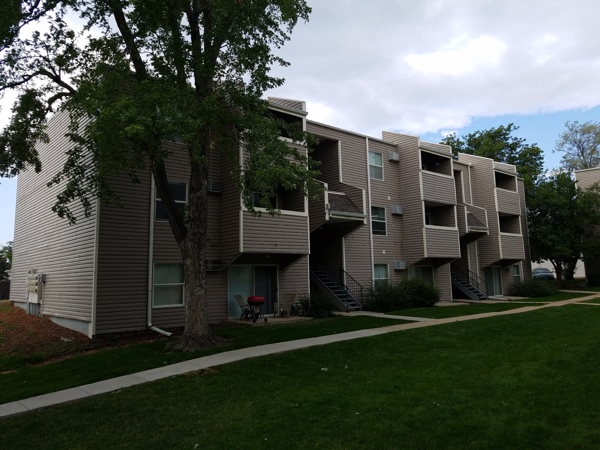 Apartments for rent at Flatiron Park Apartments in Broomfield Gardens