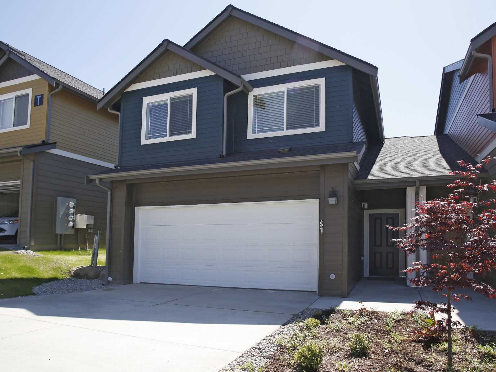 Apartments for rent at Robbins Hollow Townhomes in 
