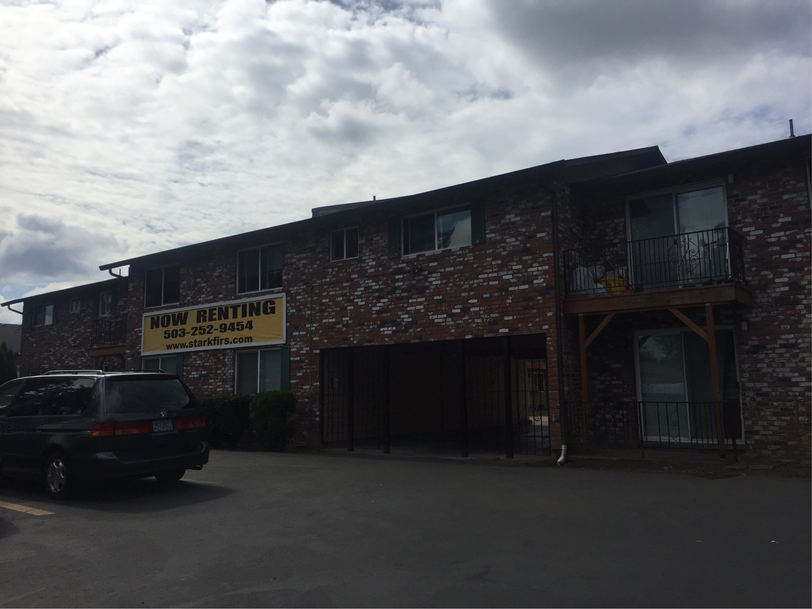 Apartments for rent at Surrey Square Apartments in Rockwood