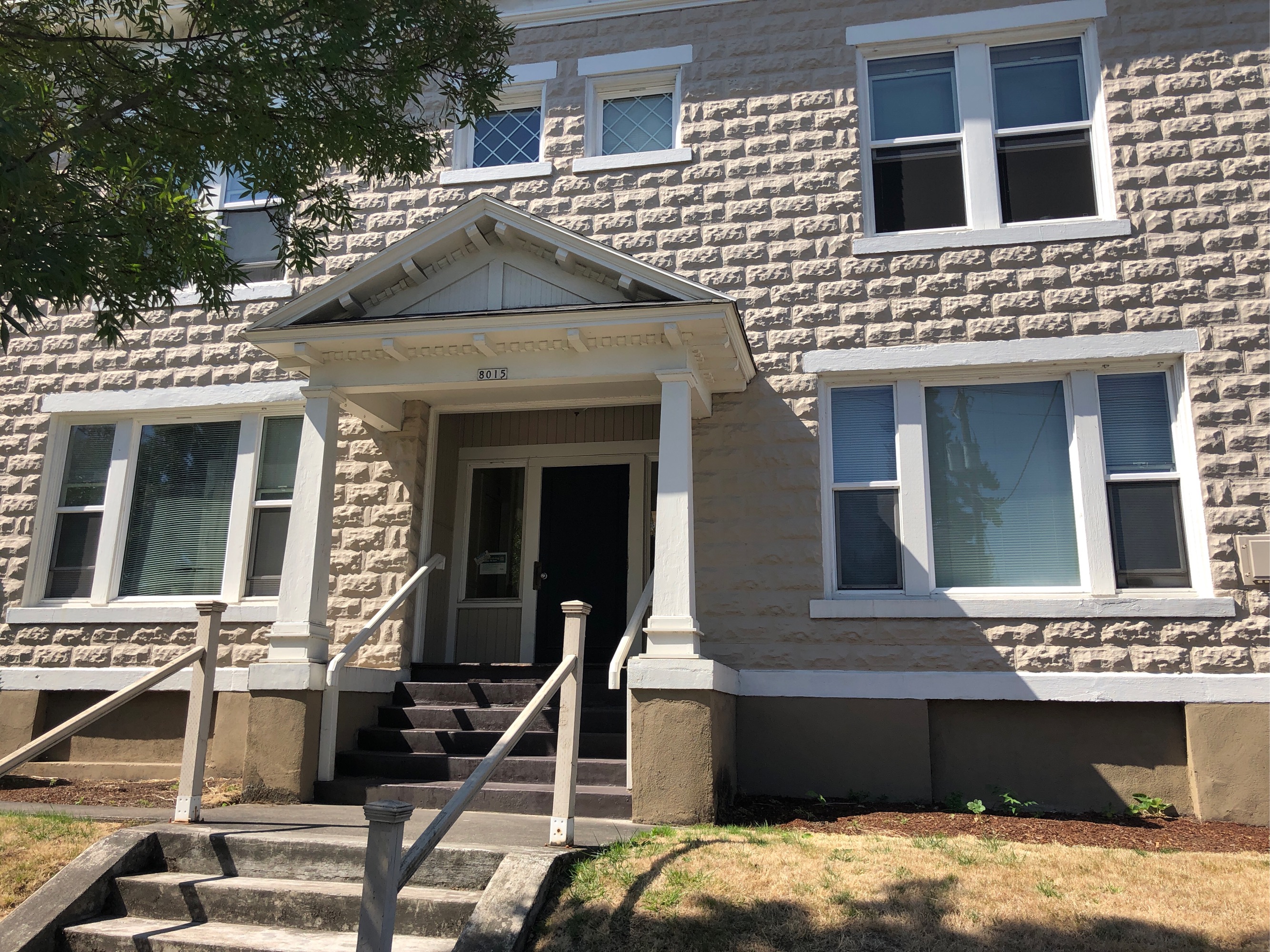Apartments for rent at Kenton Court Apartments in Kenton
