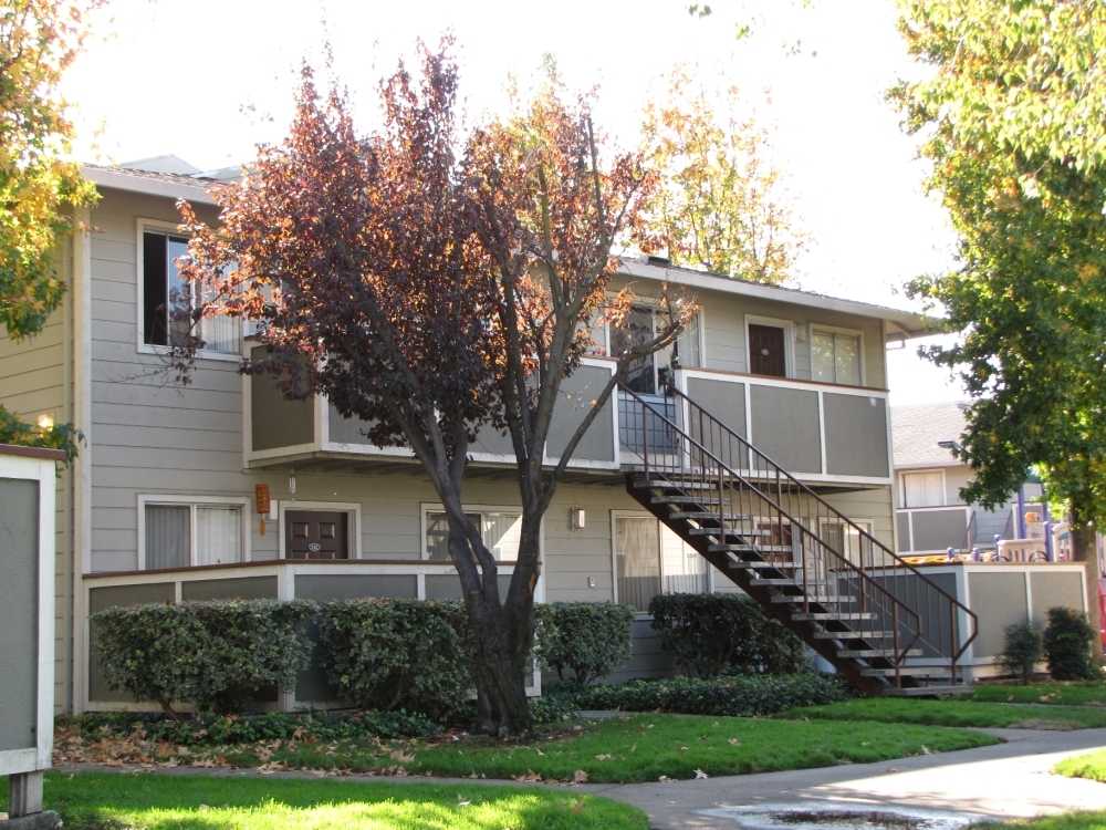 Apartments for rent at Countrywood Village in Southwestern Sacramento