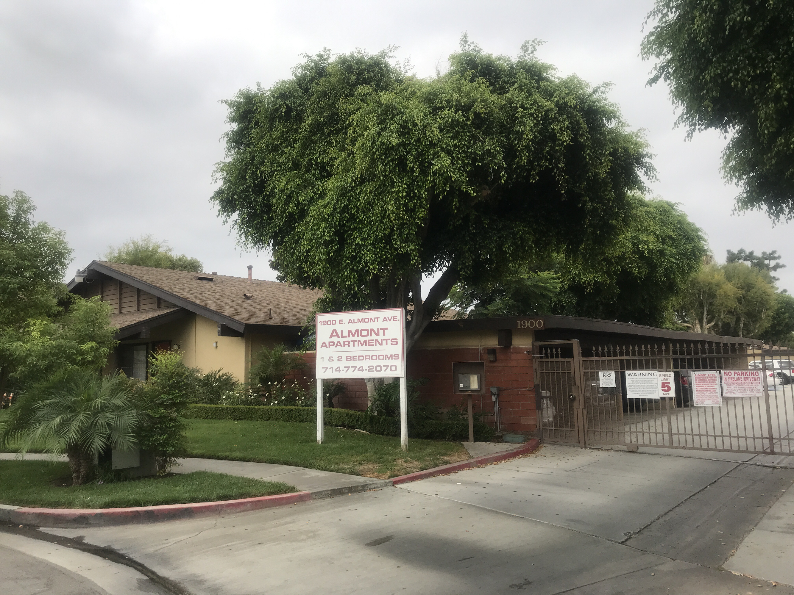Apartments for rent at Almont Apartments in East Anaheim