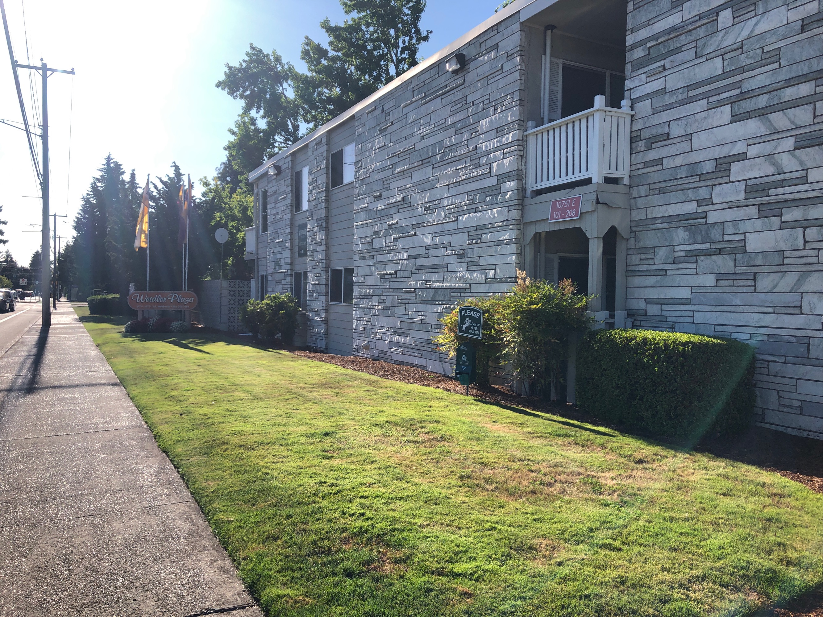 Apartments for rent at Weidler Plaza in East Portland