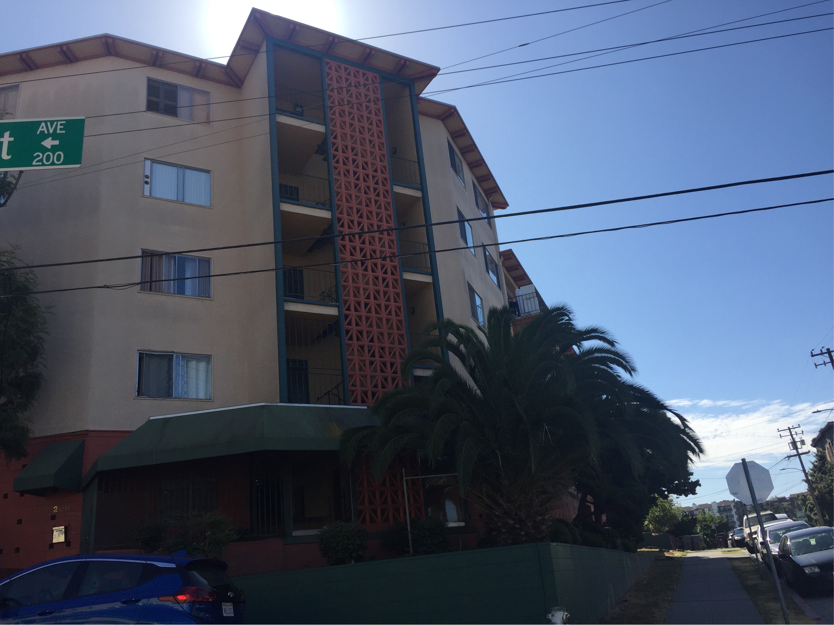 Apartments for rent at Fairmont Towers Apartments in Harrison St-Oakland Ave