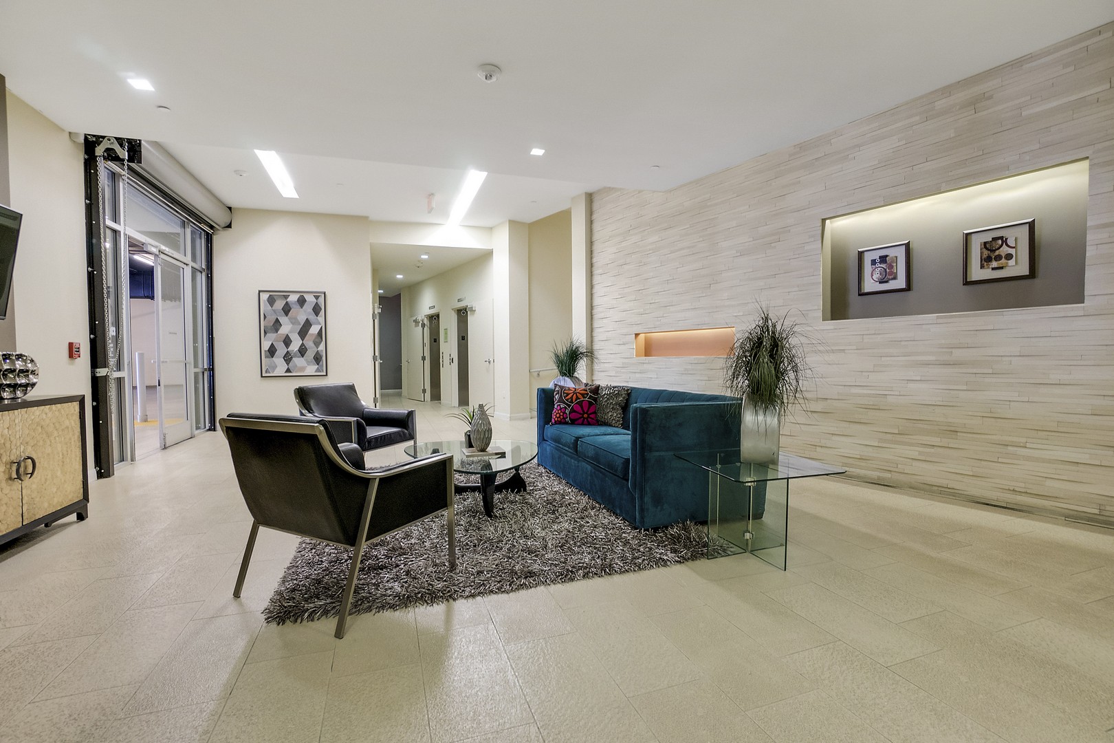 Apartments for rent at Legado Encino in South Valley