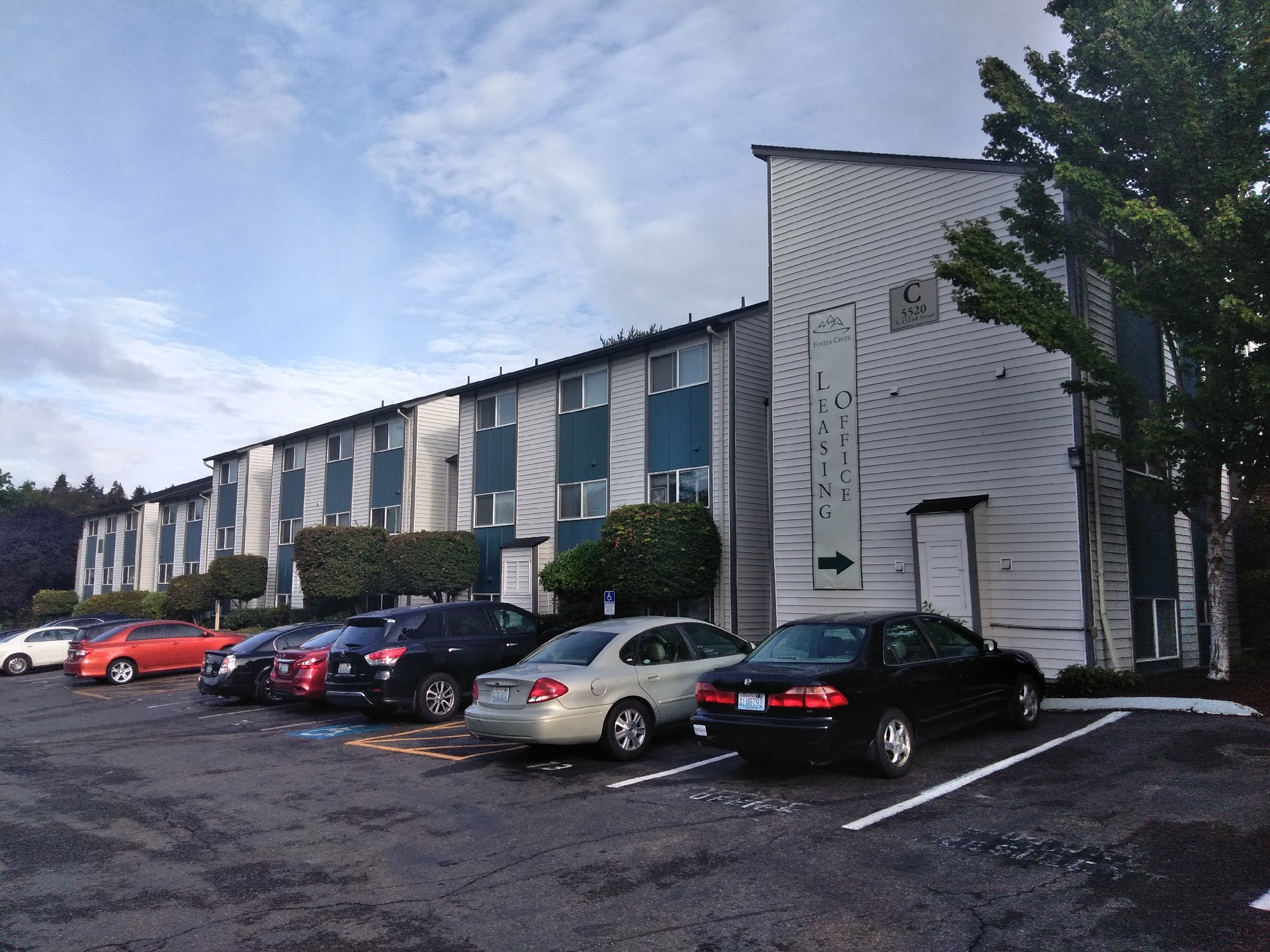 Apartments for rent at Foster Creek Apartments in Tukwila Hill