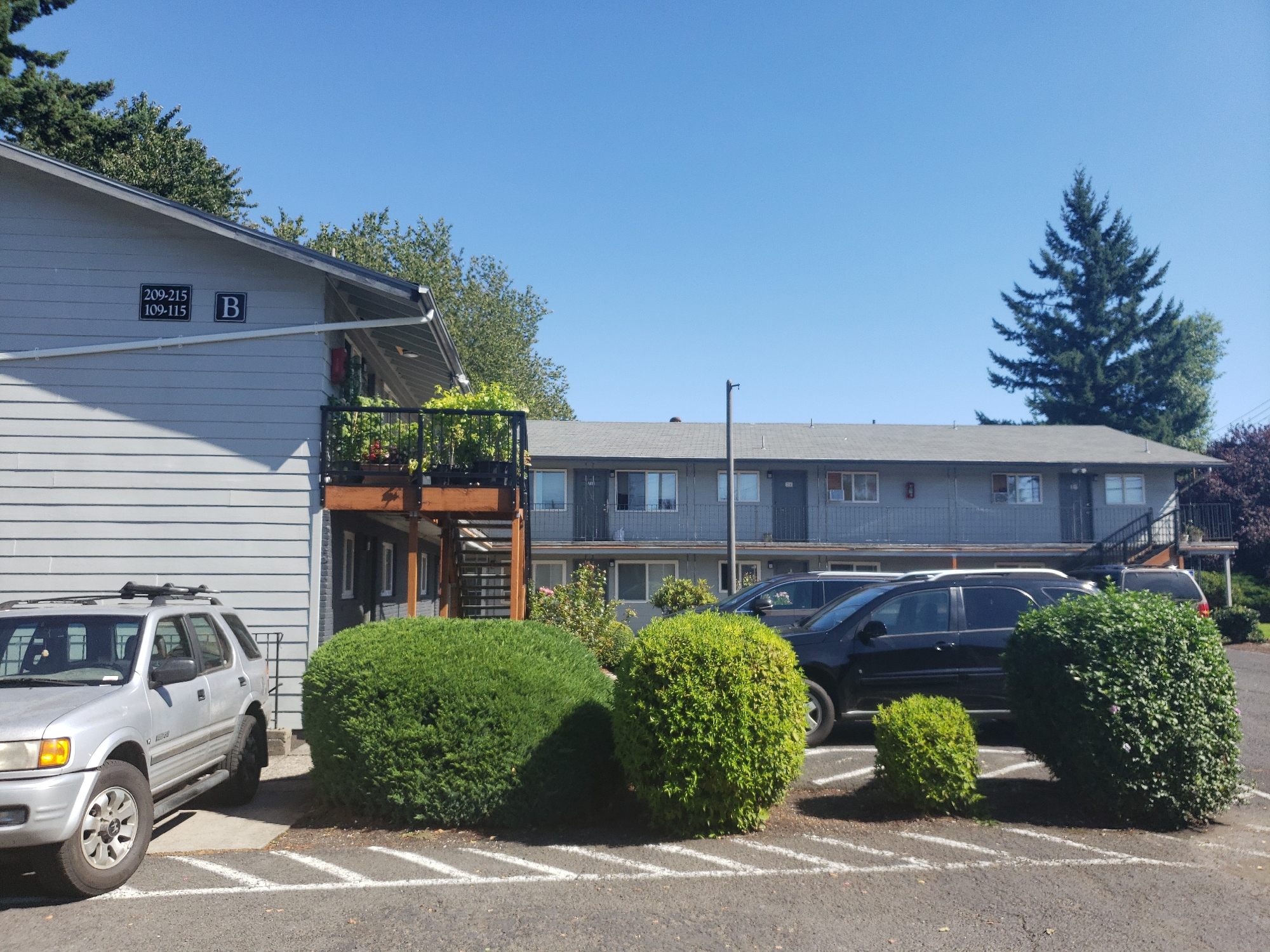 Apartments for rent at Burnside Manor Apartments in Rockwood