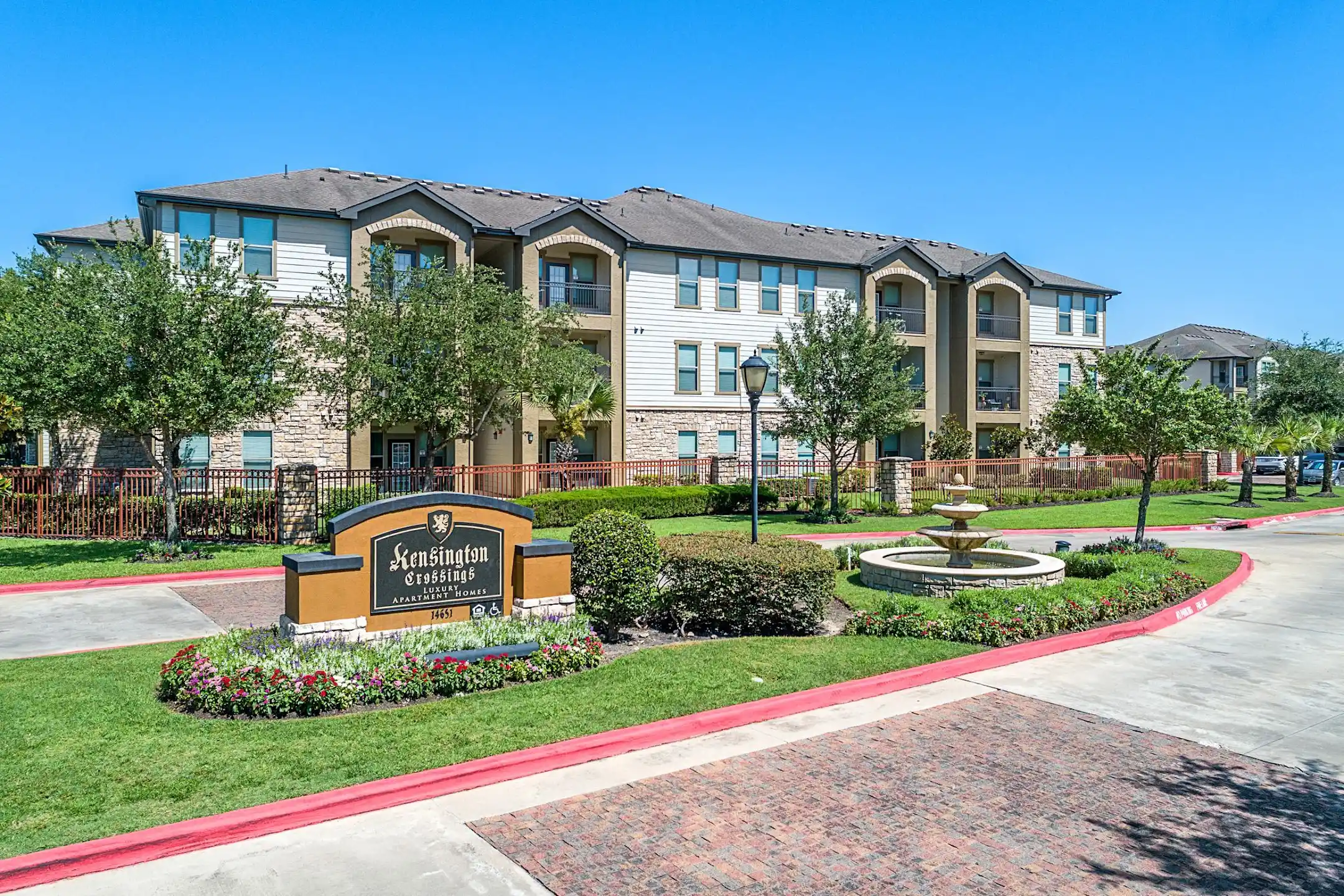 Kensington Crossings Apartments - Houston, TX 77040