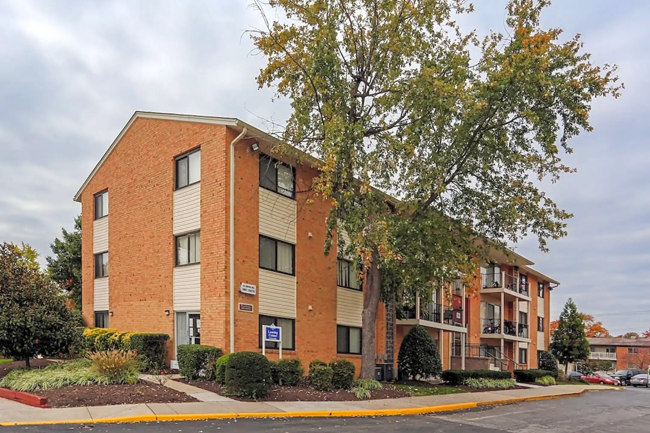 Laurel Park Laurelton Court Apartments Laurel MD 20707