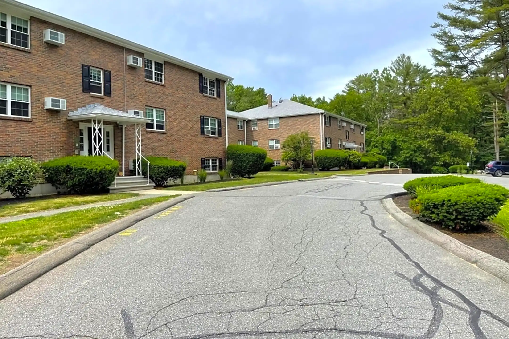 803 Haverhill St unit 2-B7 - Rowley, MA 01969 | ApartmentGuide.com