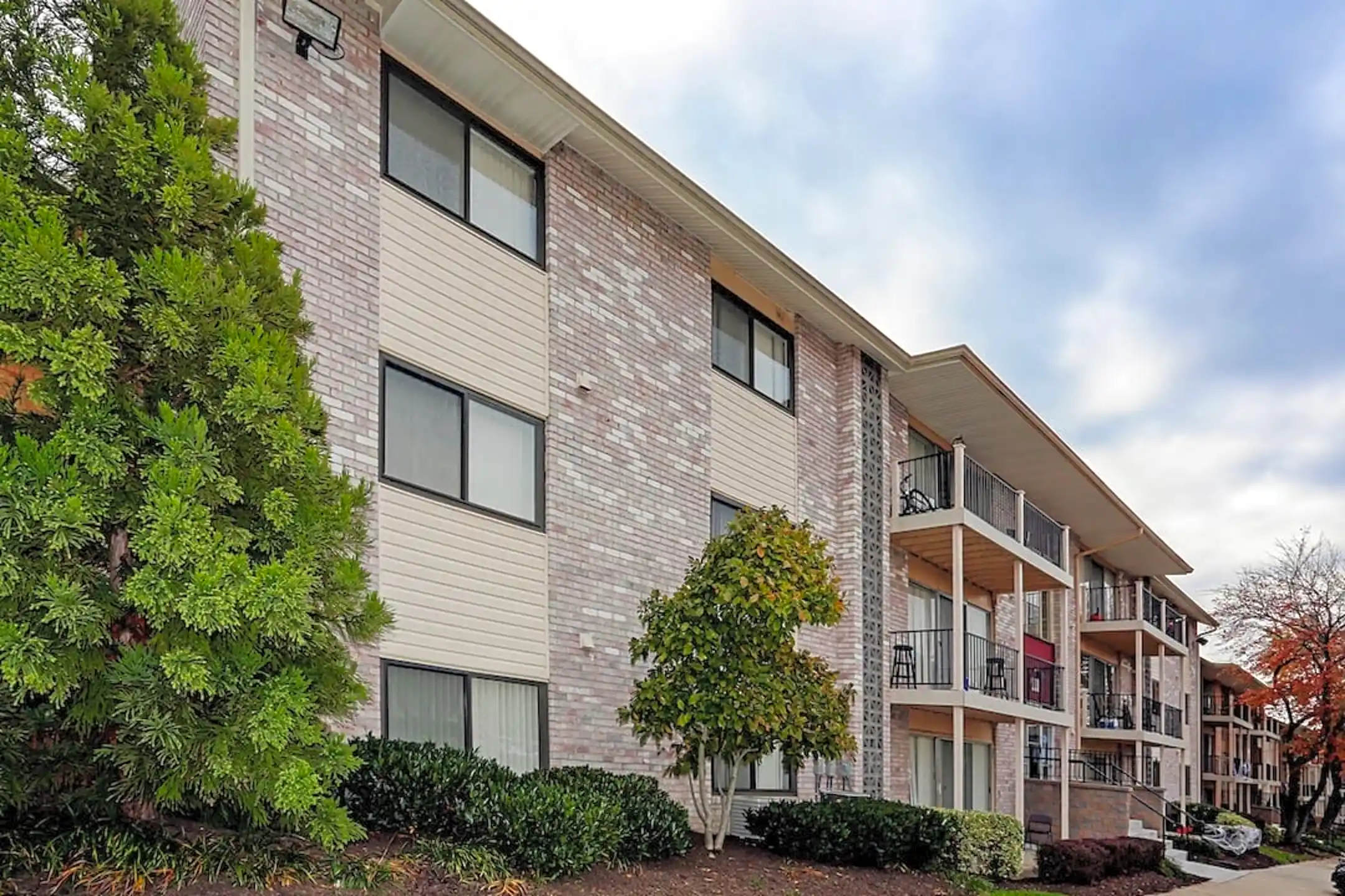 Laurel Park Laurelton Court Apartments Laurel MD 20707