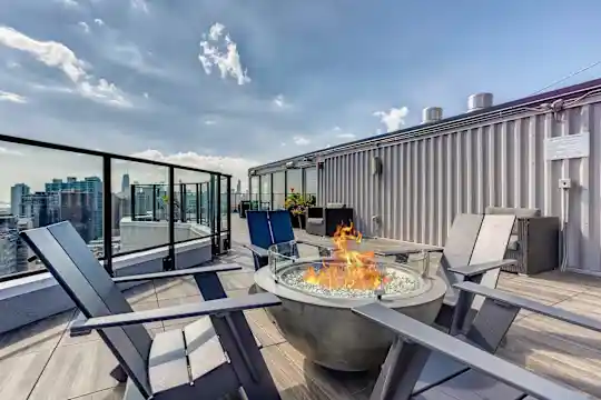 2555 N Clark St - Chicago, IL - Photo 14